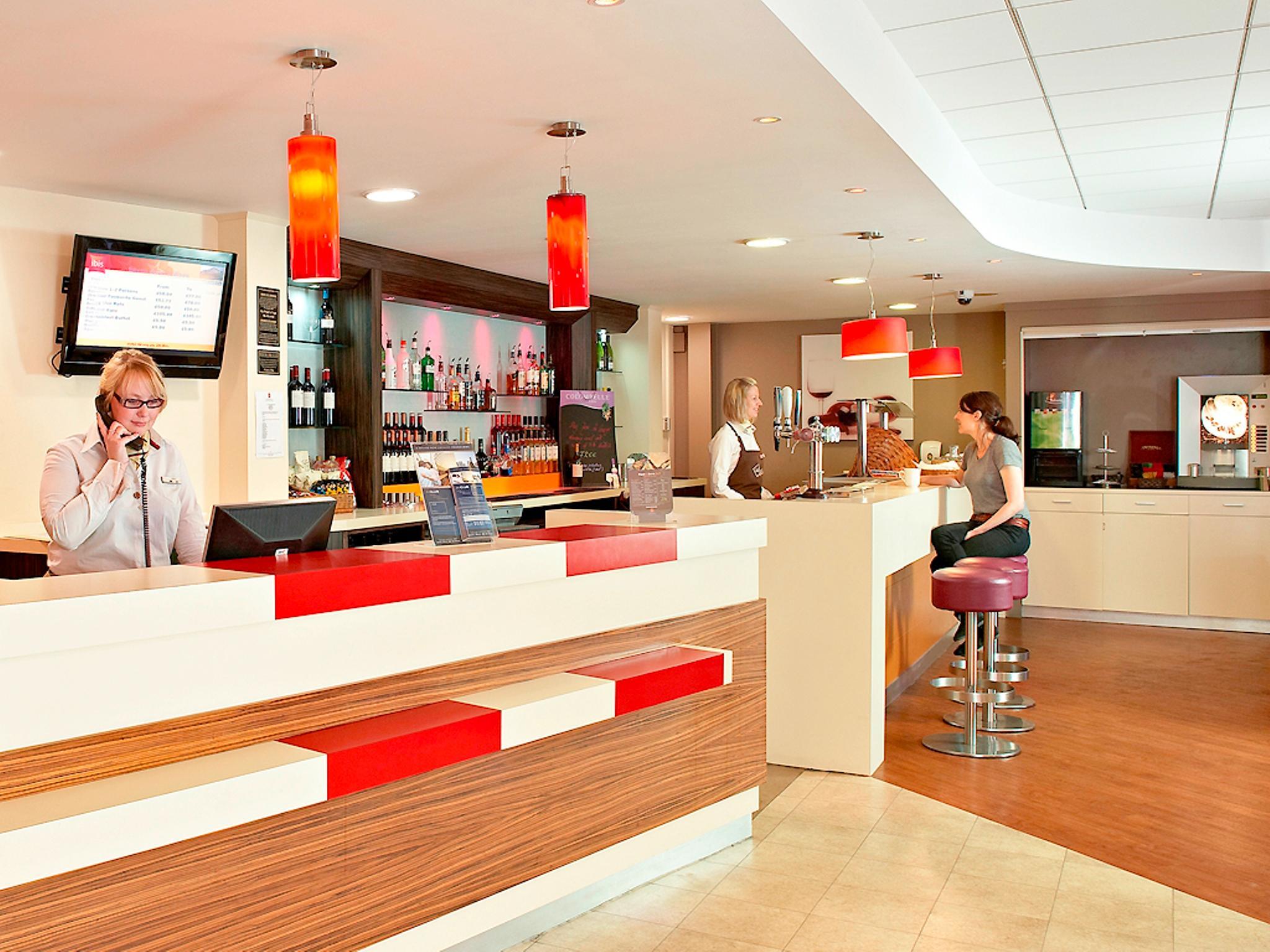 Ibis London Barking Hotel Barking  Ngoại thất bức ảnh